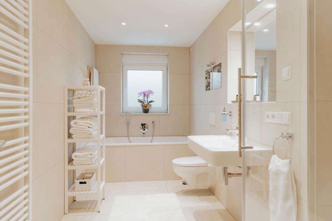 BlumenRaum - Ferienwohnung In Karlsruhe Extérieur photo